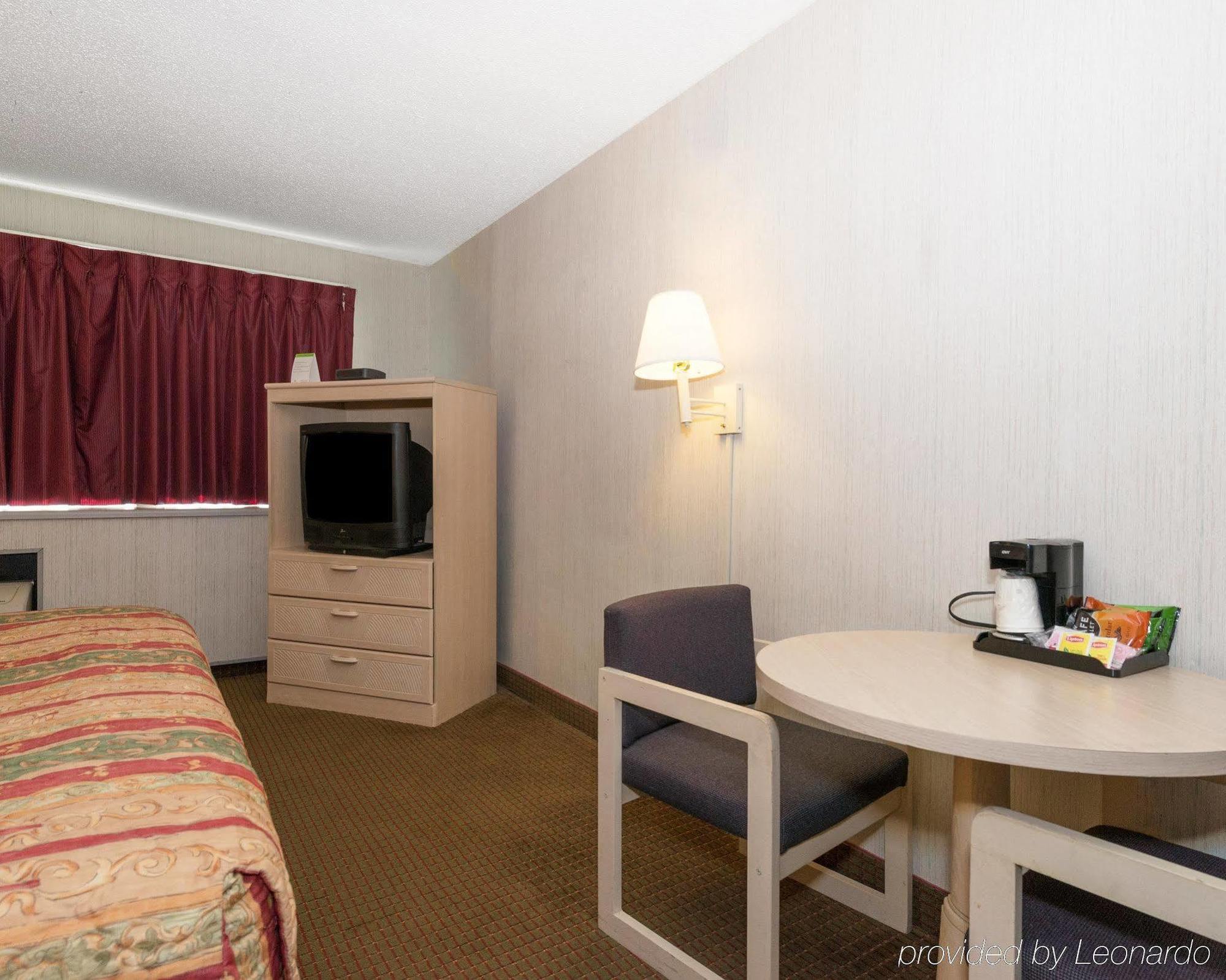 Rodeway Inn แอนแนโพลิส ภายนอก รูปภาพ