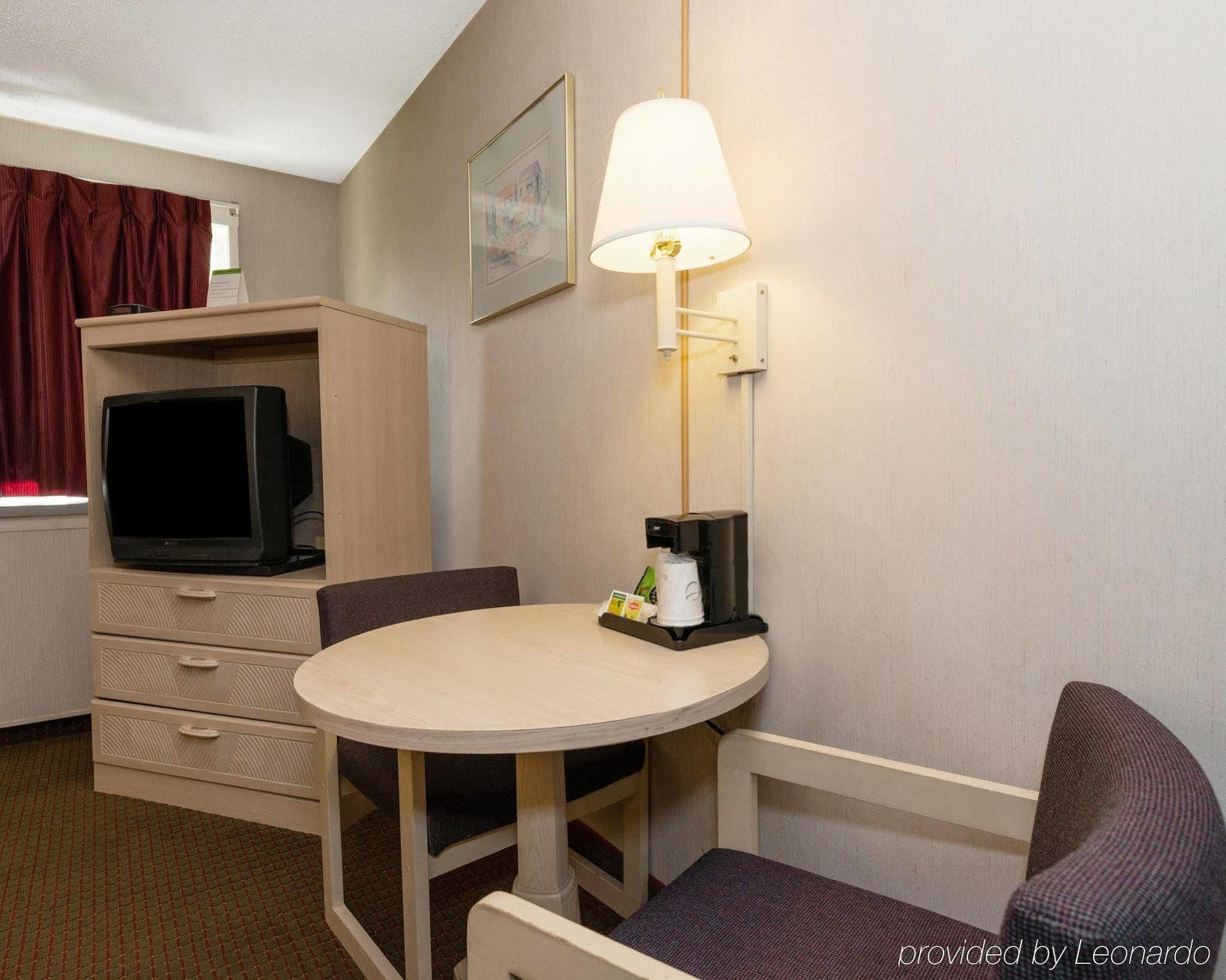Rodeway Inn แอนแนโพลิส ภายนอก รูปภาพ